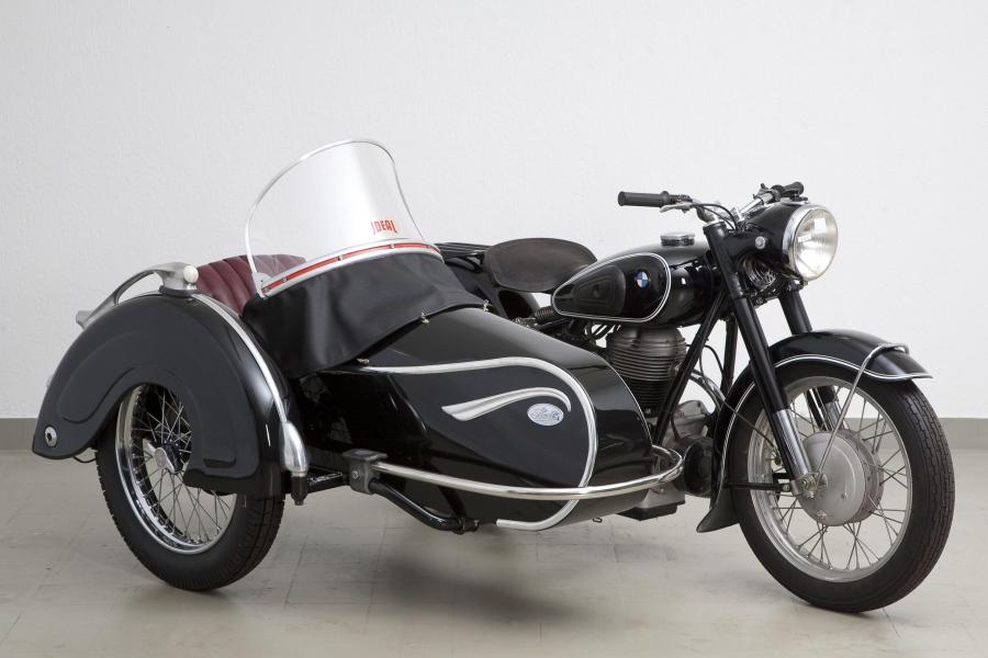 BMW R 25/3 with a Steib Sidecar